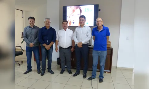 Prefeito recebe representantes da CELEPAR