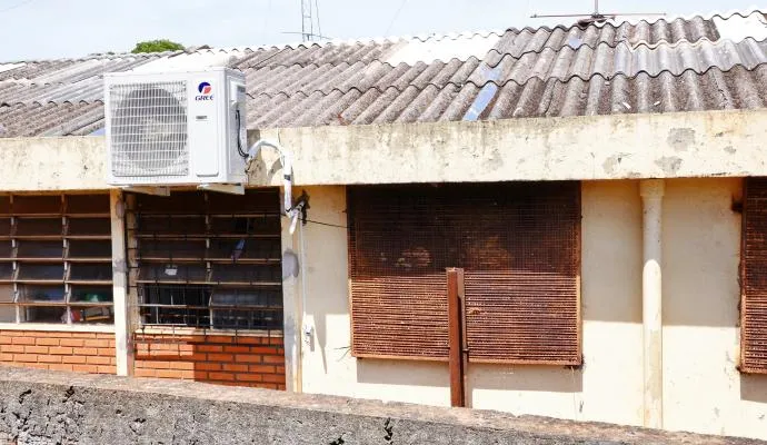 As celas da cadeia de Marilândia do Sul têm um diferencial em relação a outras unidade carcerárias da região: ar condicionado - Foto: TNONLINE