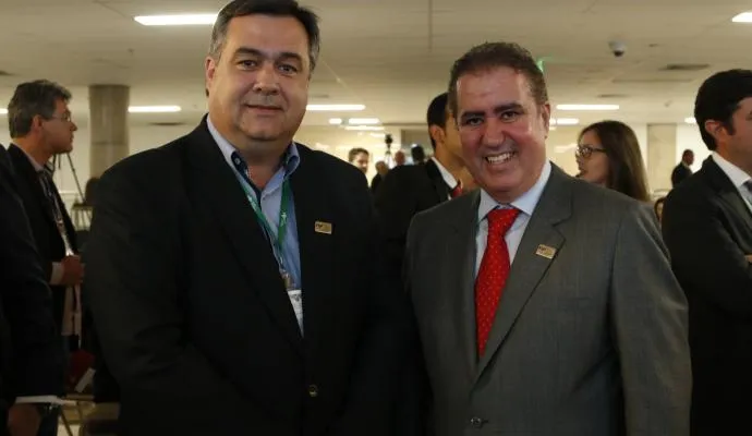 Prefeito de Apucarana. Beto Preto, à esquerda. Foto: Divulgação
