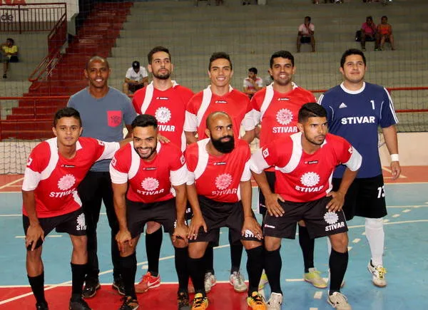 A equipe da Stivar foi a campeã do futsal apucaranense - Foto: www.oesporte.com.br