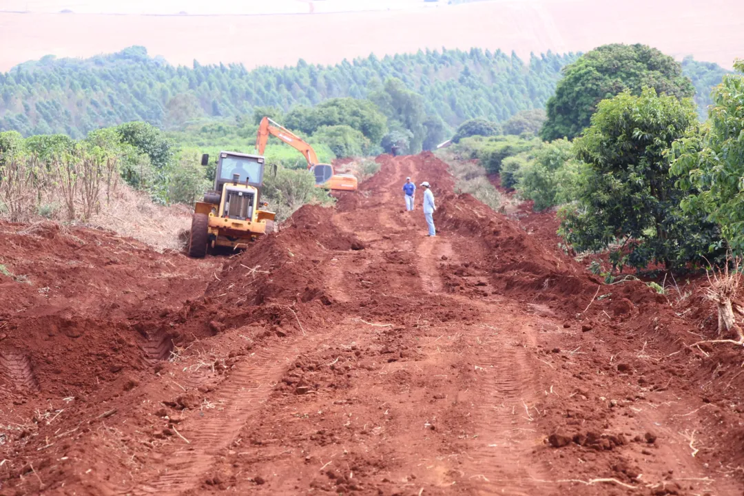 Estrada da região do Araguari ganha melhorias em Arapongas. Foto: Assessoria 