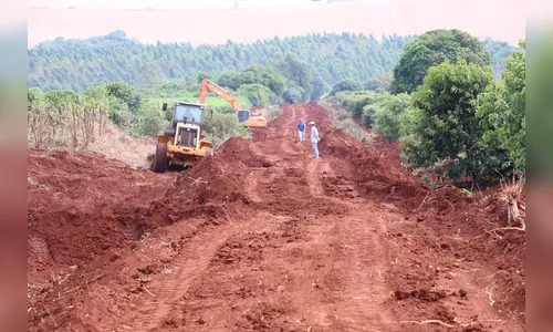 Prefeitura promove melhorias em estrada de Arapongas
