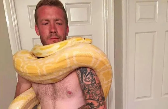 Dan Brandon​ ficava com as cobras no quarto - Foto: Reprodução​