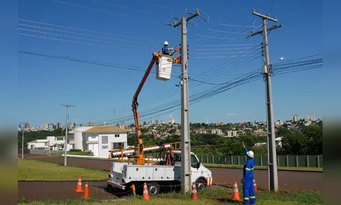 Homem se passa por funcionário da Copel e engana idosa