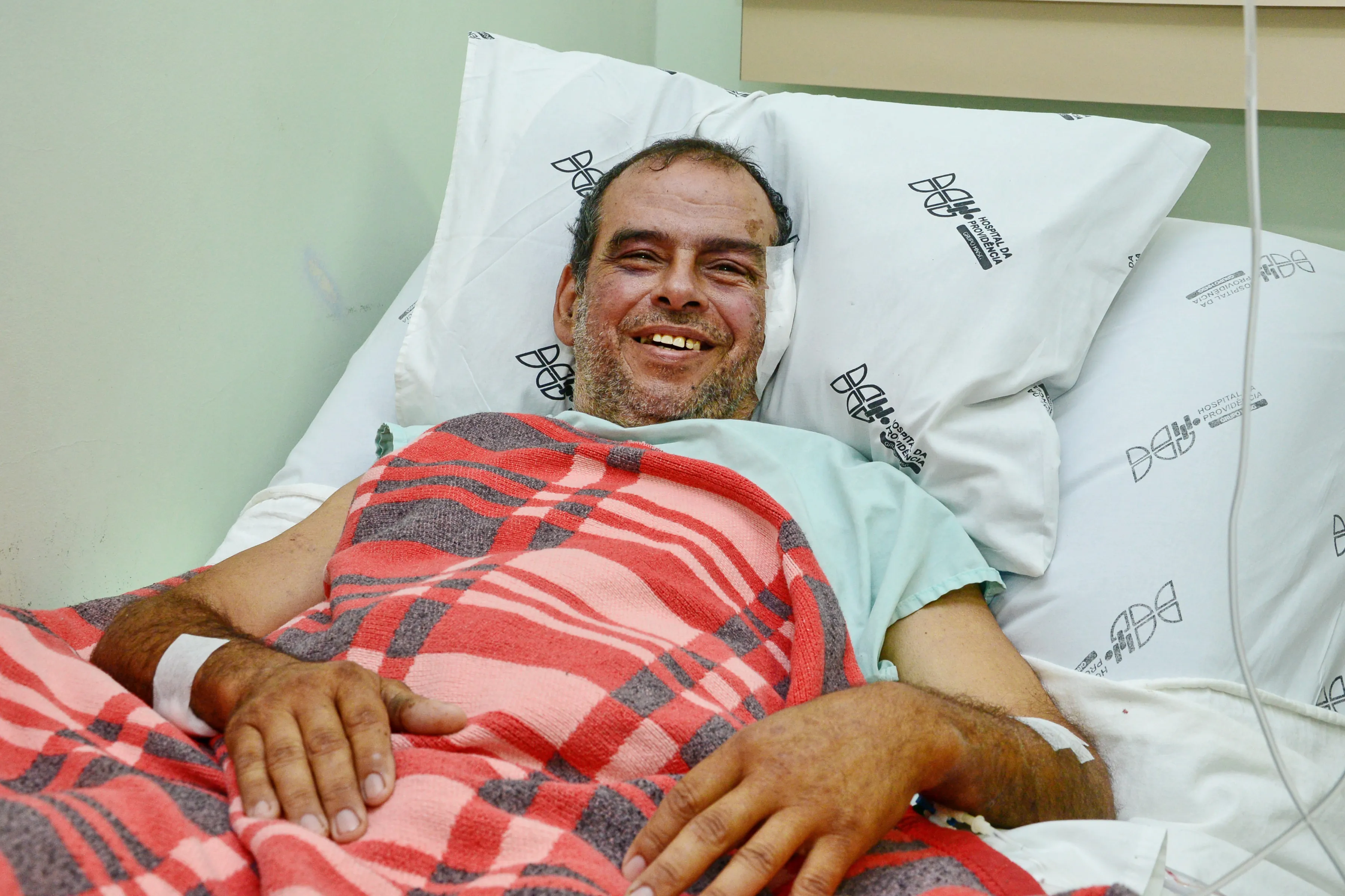 Agricultor Antônio Ruela de Oliveira sobreviveu dois dias em meio a plantação à espera de socorro (Delair Garcia)