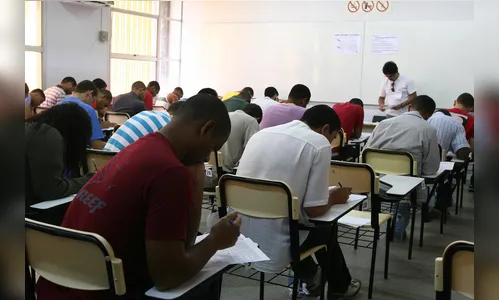 Concurso abre 197 vagas para Técnicos Administrativos com salário de até R$ 3.396,43