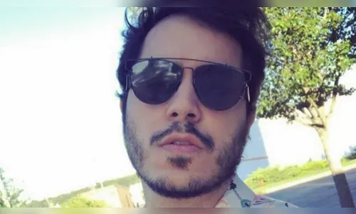 Vídeo mostra queda de cantor de altura de 5 metros